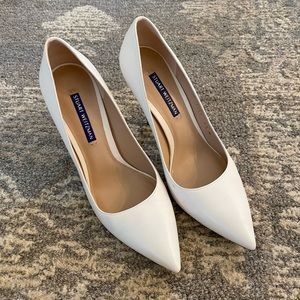 Stuart Weitzman Tippi heels. Cream. Size 7.5